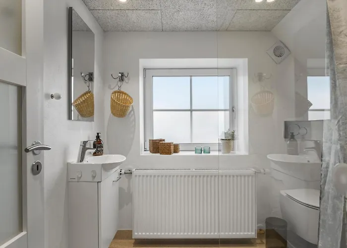 2 Bedroom Gorgeous In *